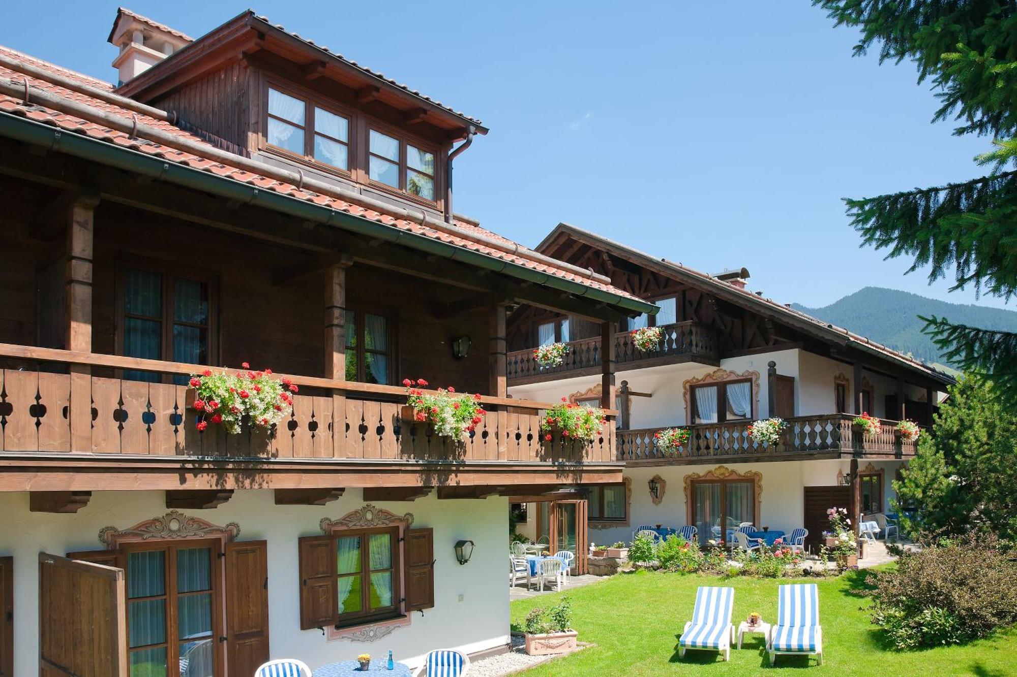 Hotel Landhaus Feldmeier ***S Обераммергау Екстер'єр фото